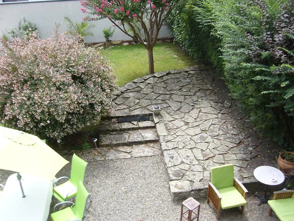 La Maison Pourpre Bed & Breakfast Tarbes