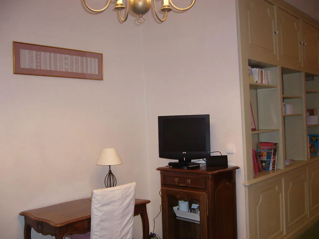La Maison Pourpre Bed & Breakfast Tarbes France