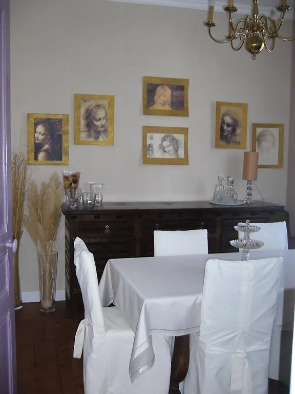 La Maison Pourpre Bed & Breakfast Tarbes France