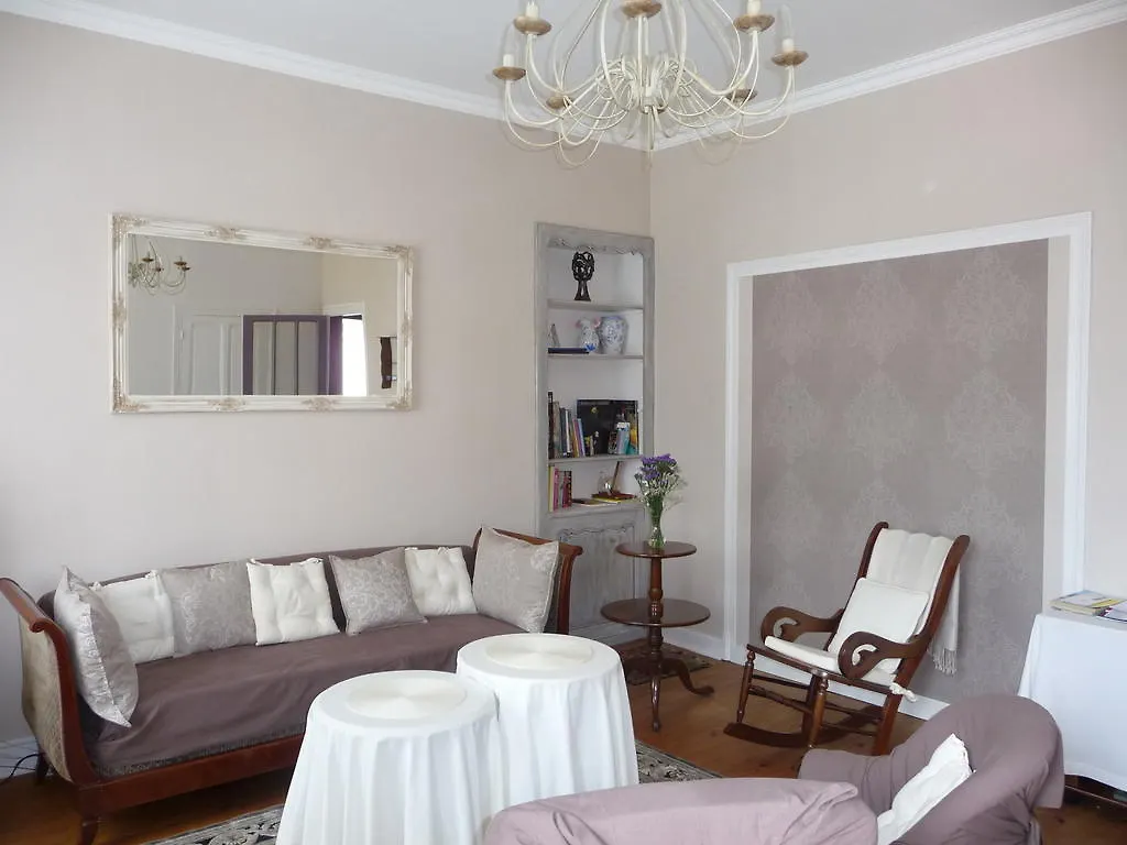 La Maison Pourpre Bed & Breakfast Tarbes France